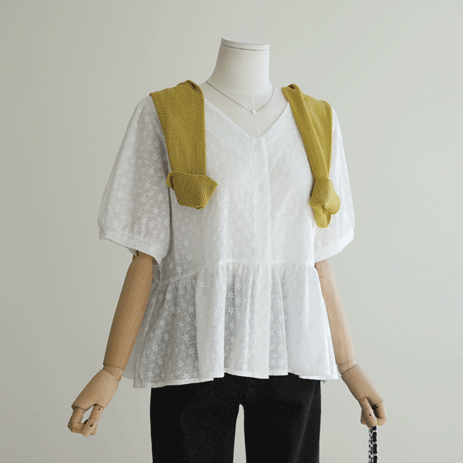 Uncovered Punching Blouse T8431