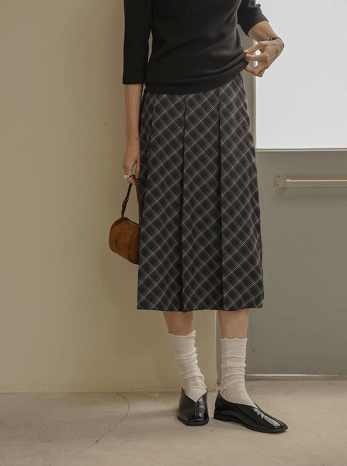 Ringdacher Pleats Wrap Skirt SK2747