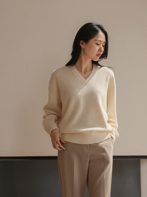 Atlic V-neck Wool Knit K4089