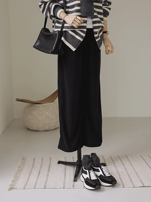 Noirdel loose-fitting trousers P7162