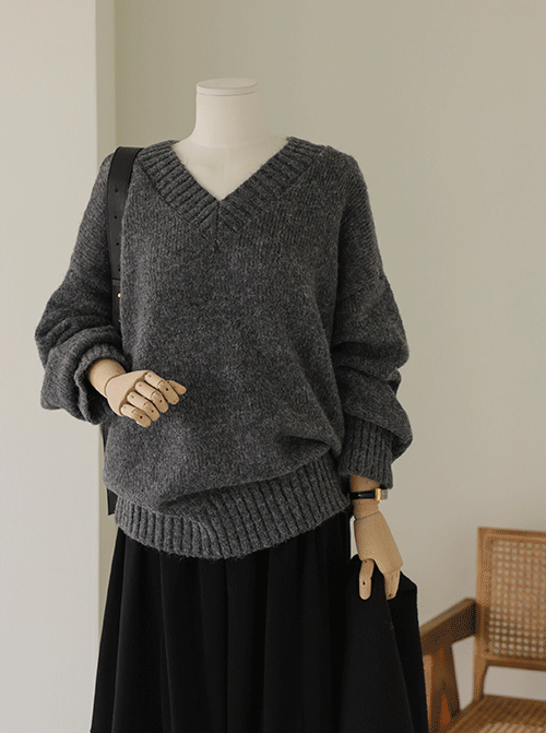 Dolphin V-neck Knit Z393