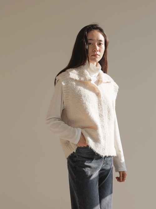 Verona Collar Vest U6182