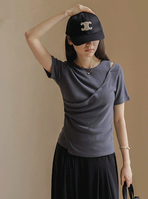 Short T-shirts with shoulder slits T12033
