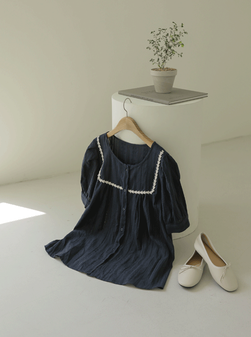 Underground Embroidery Blouse T12290