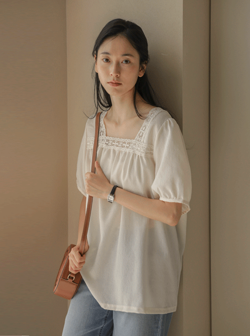 Essari Race Blouse T12533