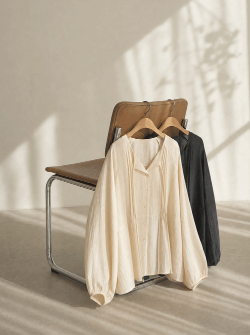 Chochemi Pintuck Blouse T12862