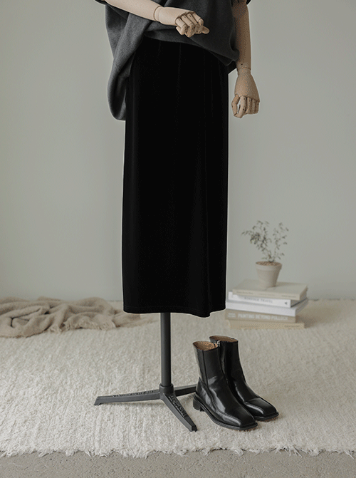 Neravi Velvet Skirt Y174