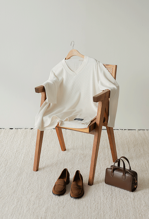 Kelziro V-neck T-shirt T13099